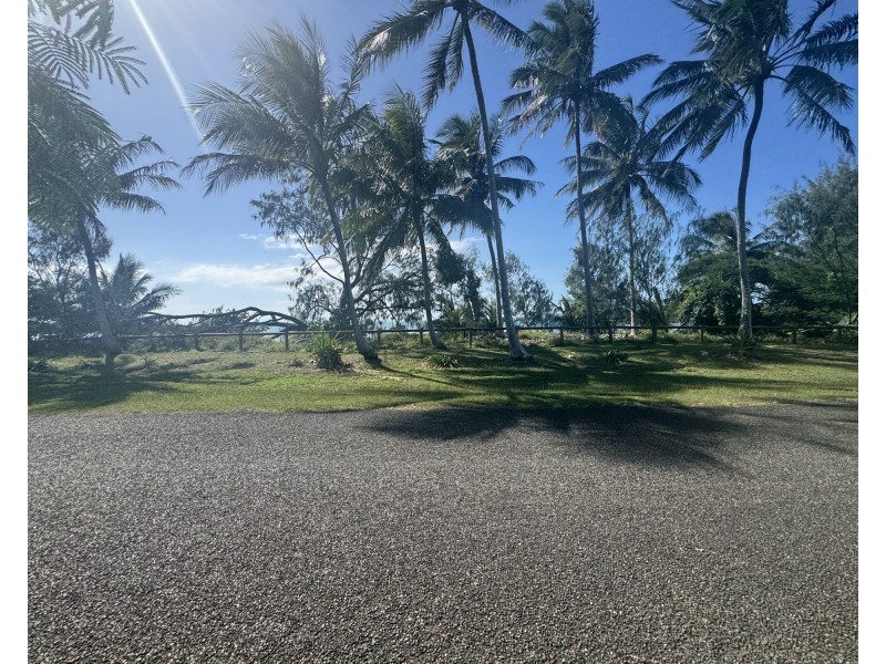122 The Esplande, Grasstree Beach QLD 4740