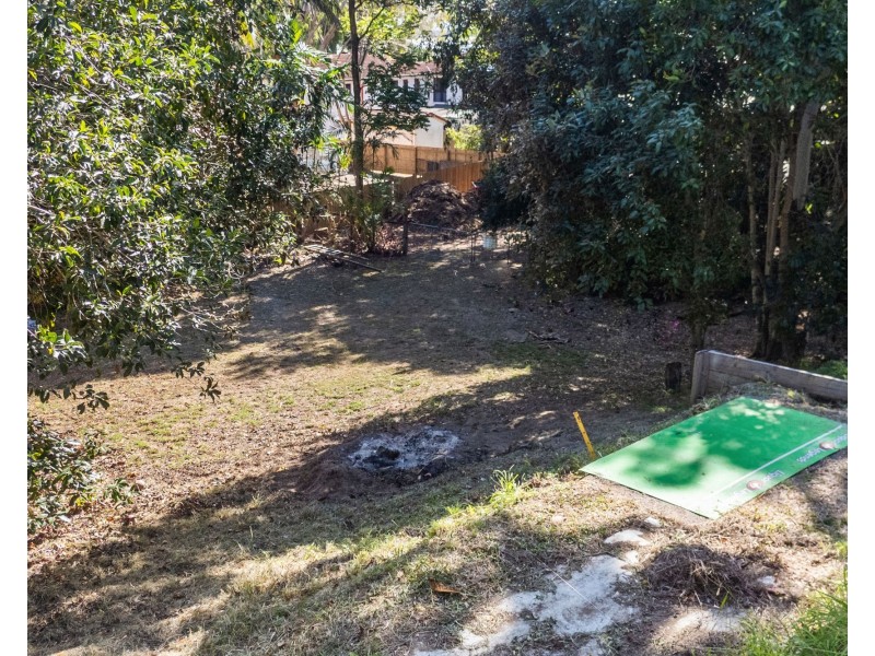 1 Kingfisher Street, Slade Point QLD 4740