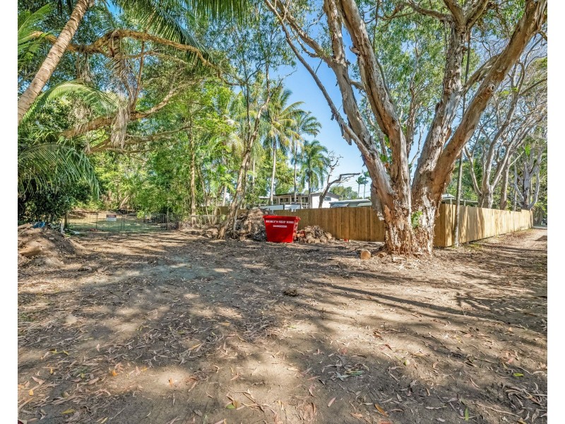 1 Kingfisher Street, Slade Point QLD 4740