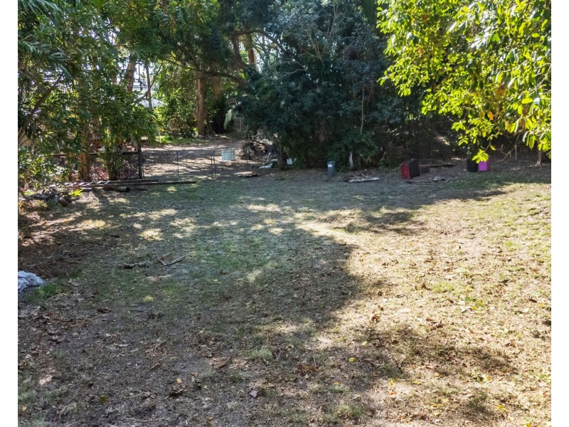 1 Kingfisher Street, Slade Point QLD 4740