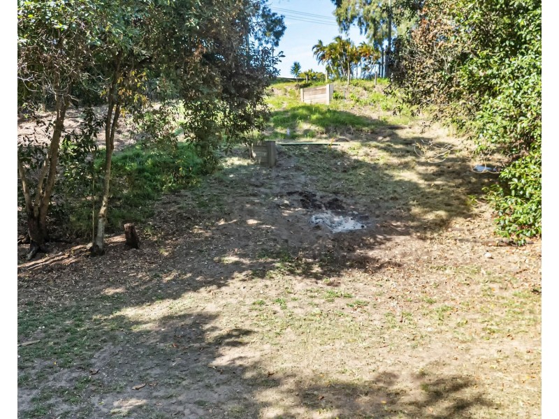 1 Kingfisher Street, Slade Point QLD 4740