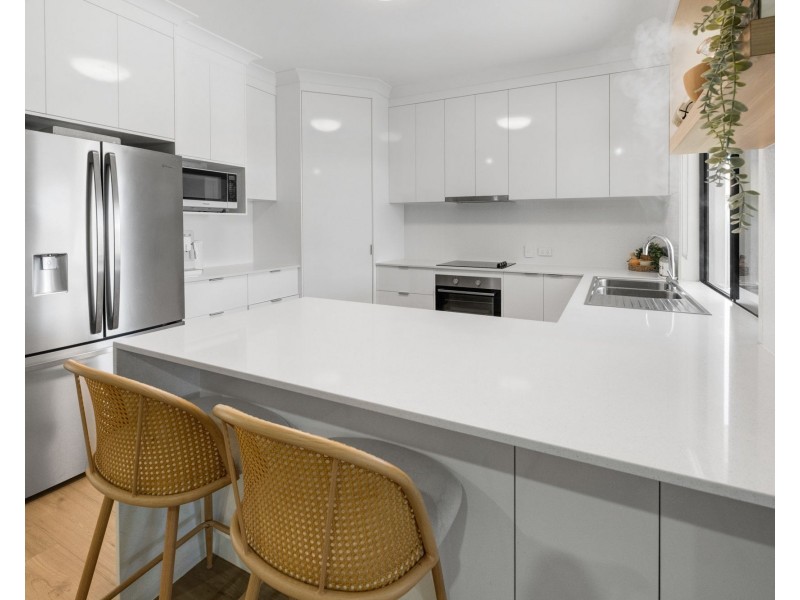 11 Kingslea Court, Ooralea QLD 4740