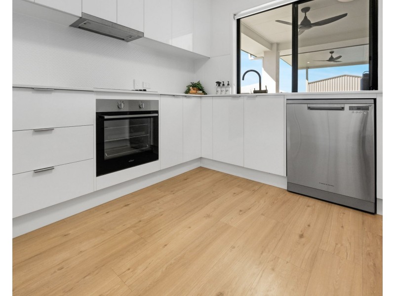 11 Kingslea Court, Ooralea QLD 4740