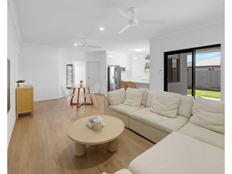11 Kingslea Court, Ooralea QLD 4740