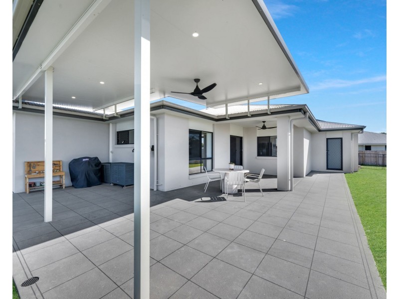 11 Kingslea Court, Ooralea QLD 4740