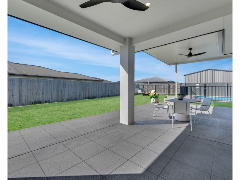 11 Kingslea Court, Ooralea QLD 4740