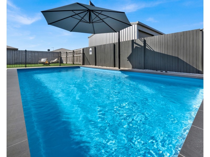 11 Kingslea Court, Ooralea QLD 4740