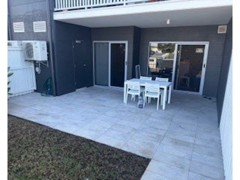 2/10 Michigan Way, Andergrove QLD 4740