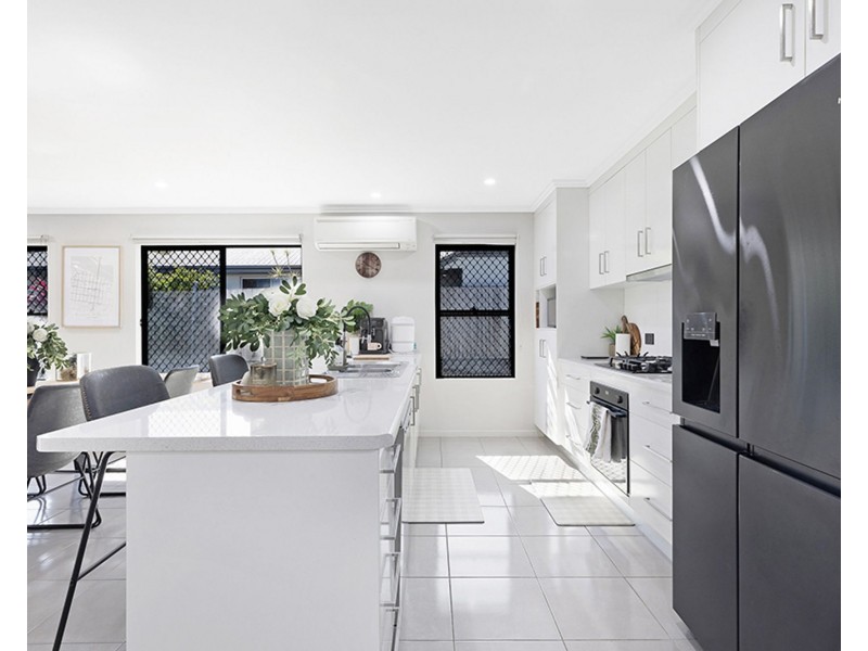 13 Majesty Street, Rural View QLD 4740