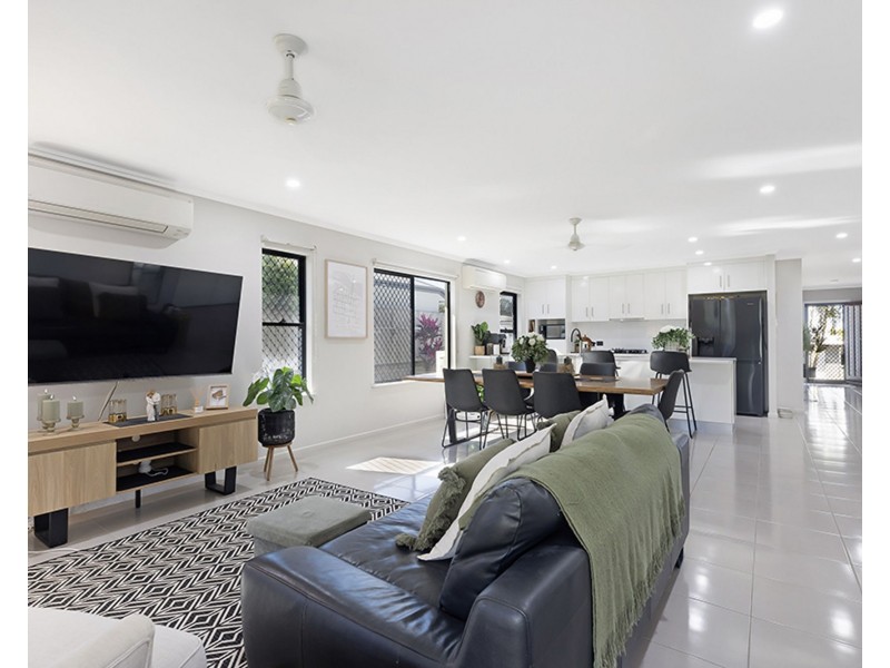 13 Majesty Street, Rural View QLD 4740