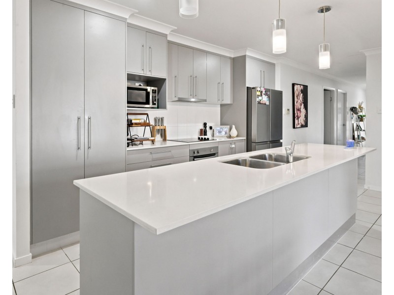 17 Kingslea Court, Ooralea QLD 4740