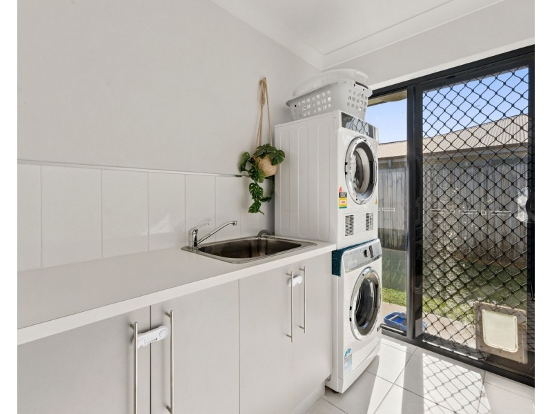 17 Kingslea Court, Ooralea QLD 4740