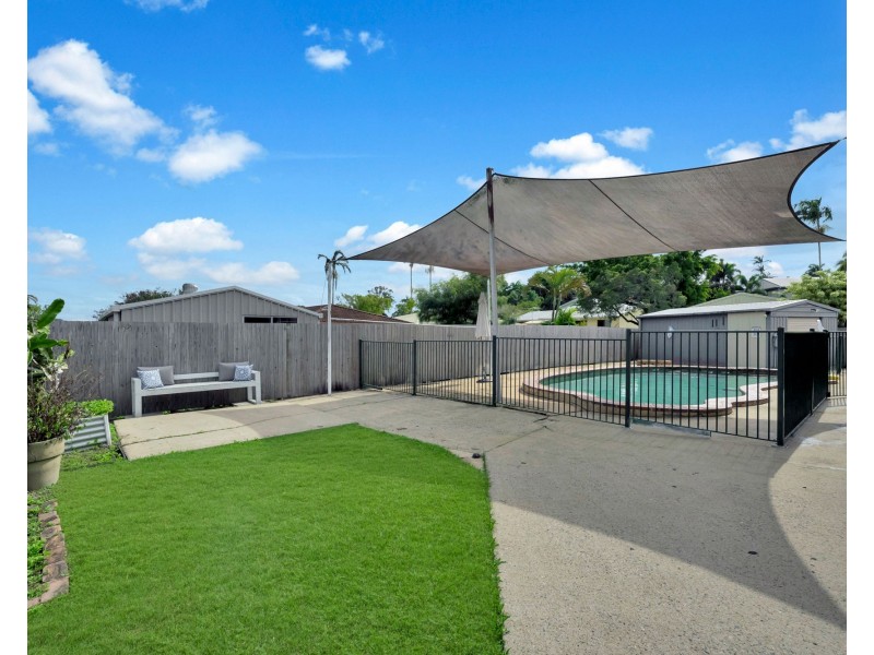 4 Hillside Terrace, Mount Pleasant QLD 4740