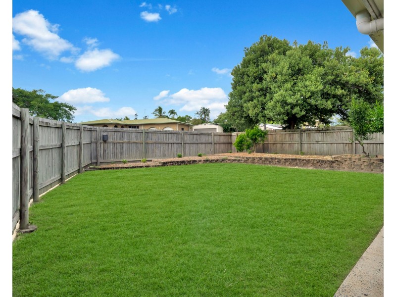 4 Hillside Terrace, Mount Pleasant QLD 4740