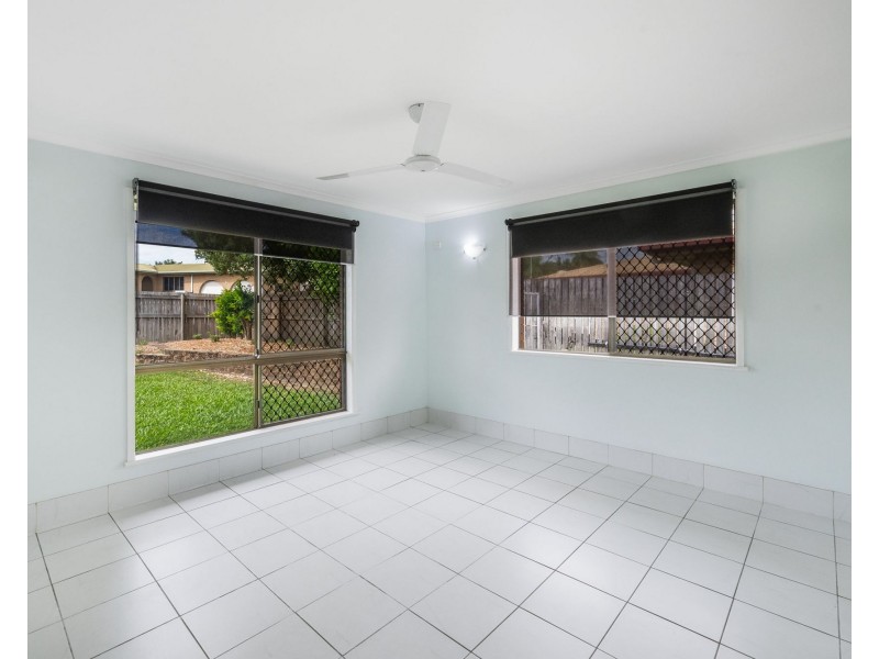 4 Hillside Terrace, Mount Pleasant QLD 4740