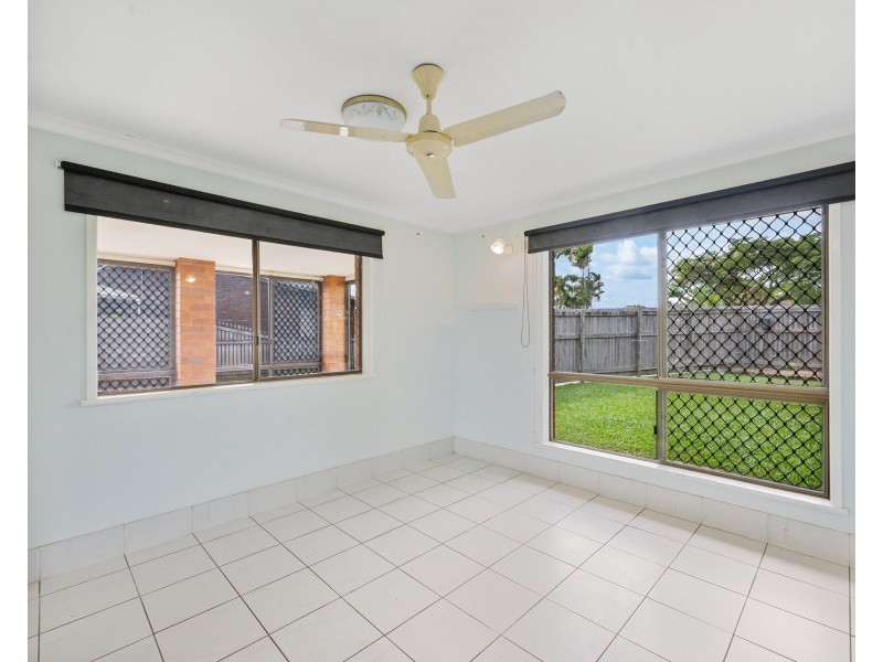 4 Hillside Terrace, Mount Pleasant QLD 4740