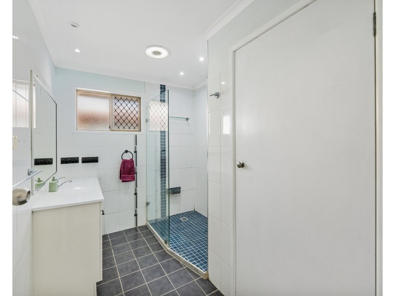 4 Hillside Terrace, Mount Pleasant QLD 4740