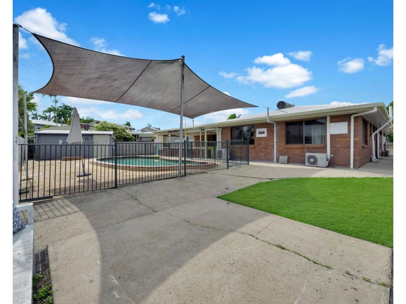 4 Hillside Terrace, Mount Pleasant QLD 4740