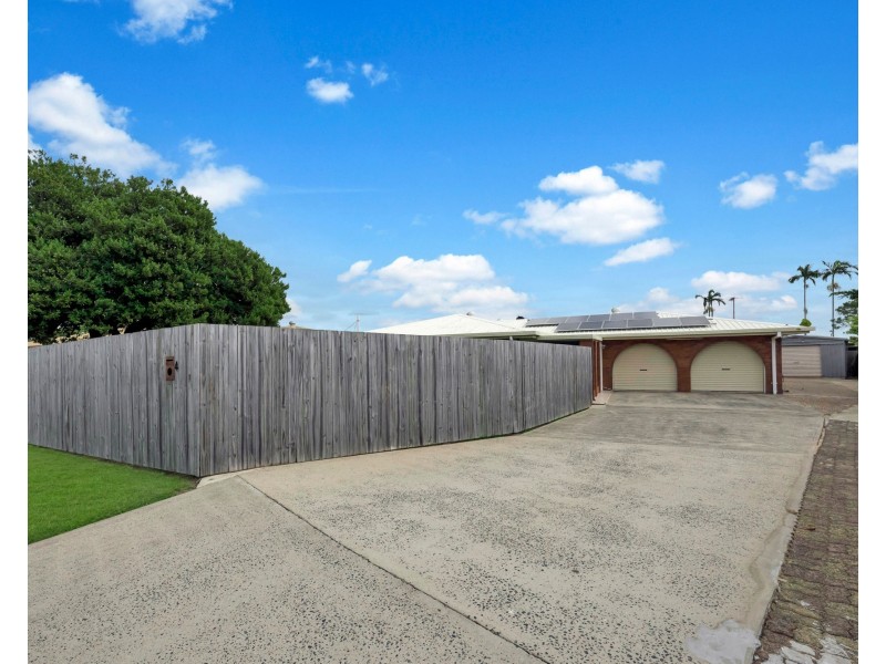 4 Hillside Terrace, Mount Pleasant QLD 4740