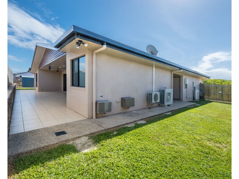 1 Hawkins Street, Bucasia QLD 4750
