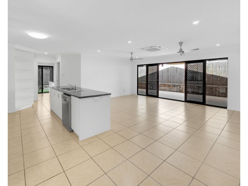 1 Hawkins Street, Bucasia QLD 4750