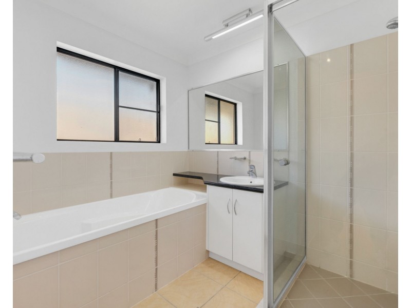 1 Hawkins Street, Bucasia QLD 4750
