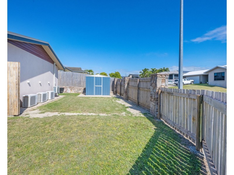 1 Hawkins Street, Bucasia QLD 4750