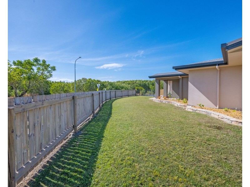 1 Hawkins Street, Bucasia QLD 4750
