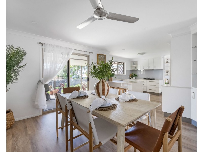 5 Hillcrest Street, Eimeo QLD 4740