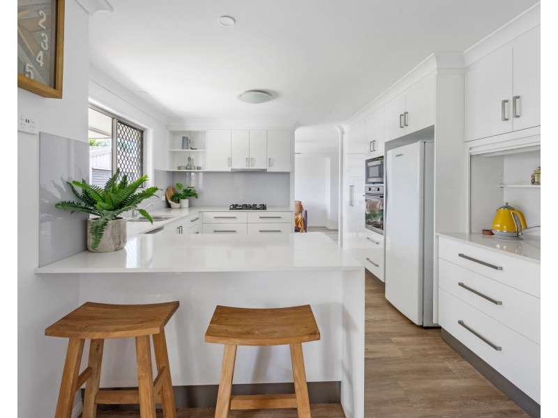 5 Hillcrest Street, Eimeo QLD 4740