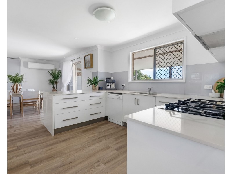 5 Hillcrest Street, Eimeo QLD 4740
