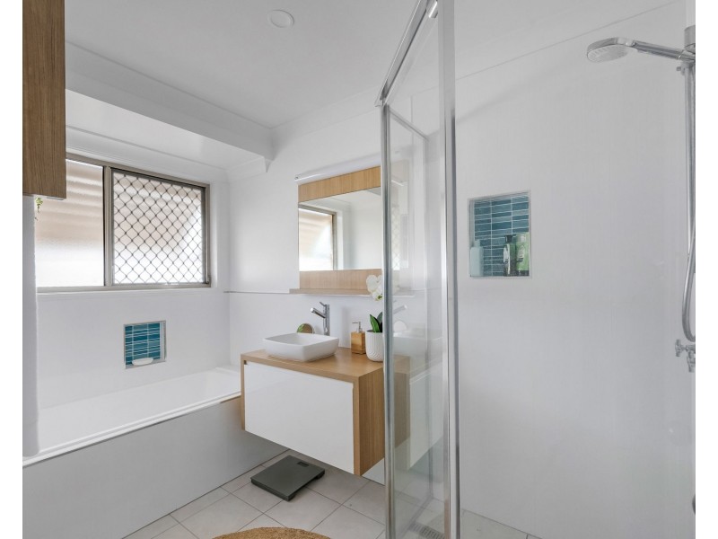 5 Hillcrest Street, Eimeo QLD 4740
