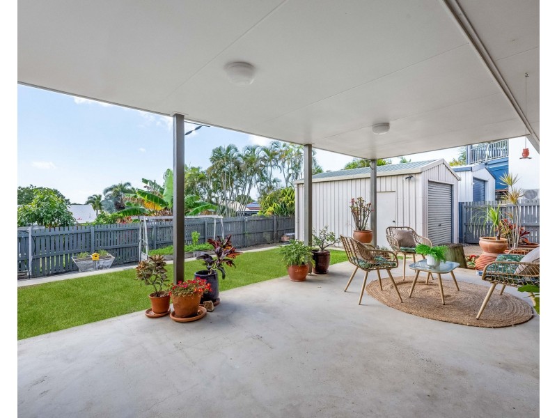 5 Hillcrest Street, Eimeo QLD 4740