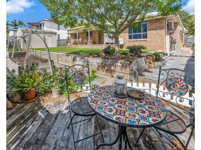 5 Hillcrest Street, Eimeo QLD 4740