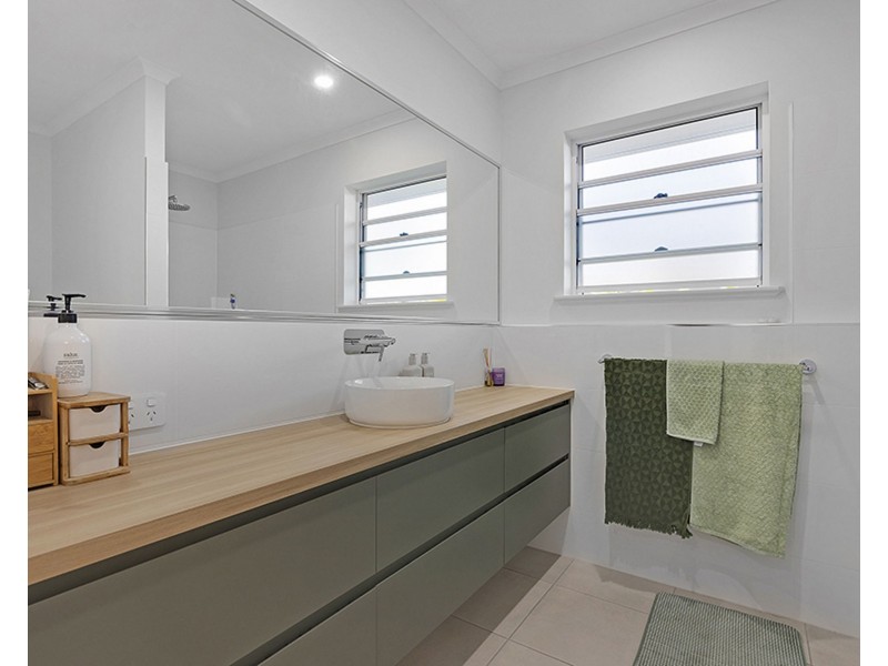 10 Jabiru Circuit, Rural View QLD 4740