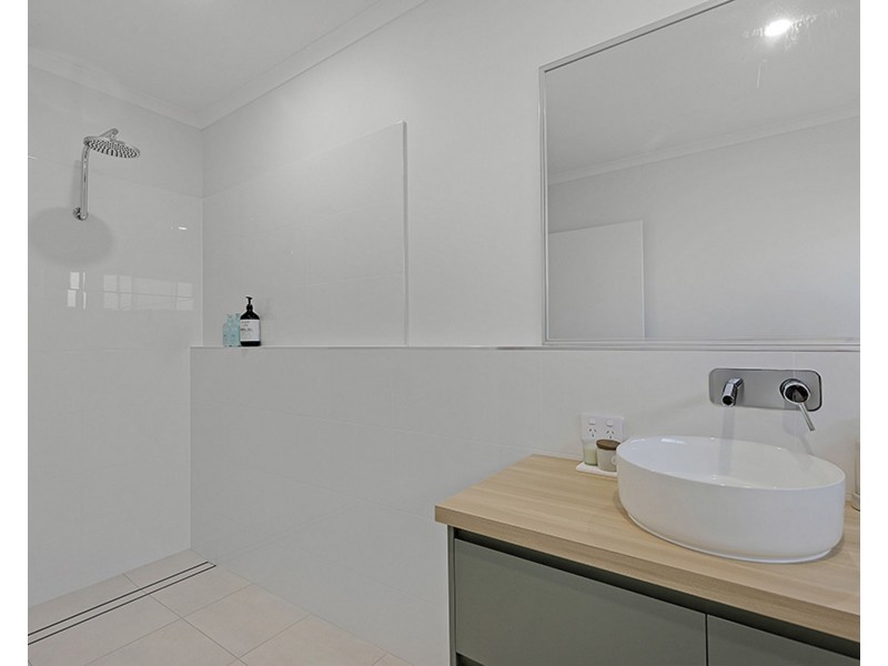 10 Jabiru Circuit, Rural View QLD 4740