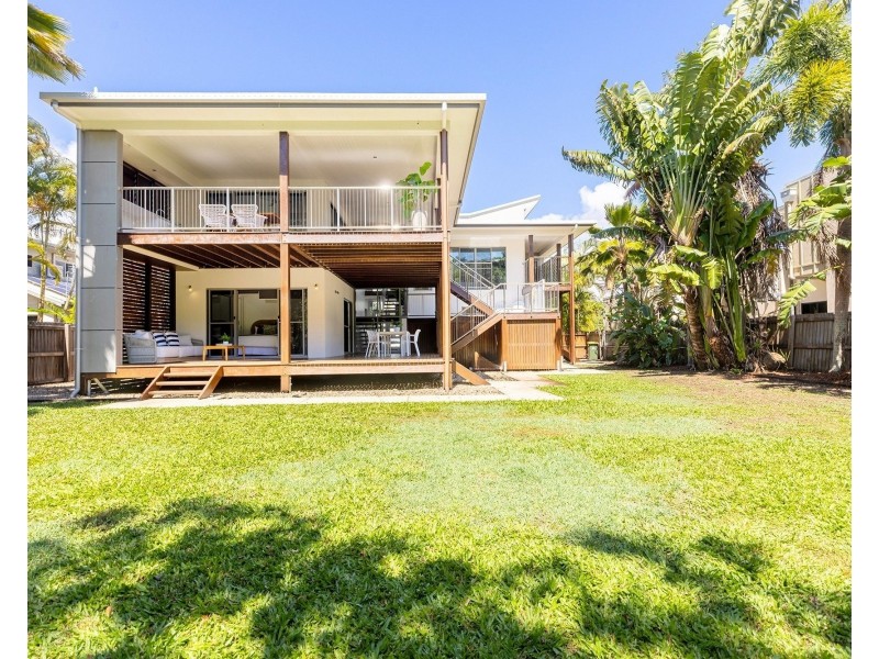 15 Seafarer Court, Blacks Beach QLD 4740