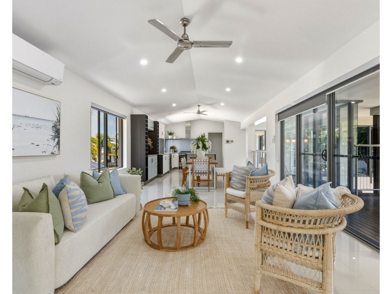 15 Seafarer Court, Blacks Beach QLD 4740