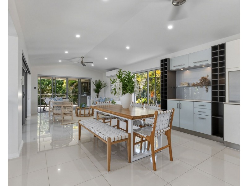 15 Seafarer Court, Blacks Beach QLD 4740