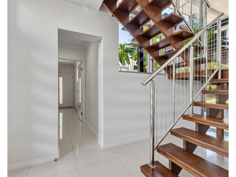 15 Seafarer Court, Blacks Beach QLD 4740