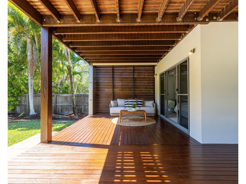 15 Seafarer Court, Blacks Beach QLD 4740