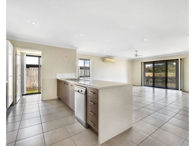 3/8 Greenwood Drive, Glenella QLD 4740