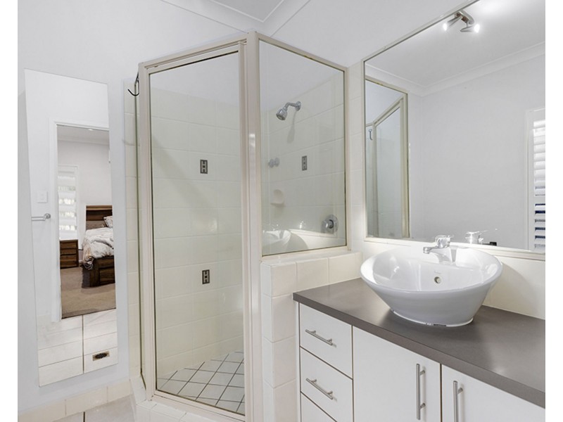 4 Francey Drive, Glenella QLD 4740