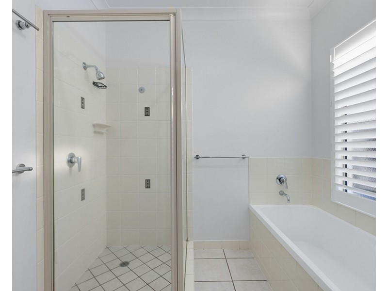 4 Francey Drive, Glenella QLD 4740