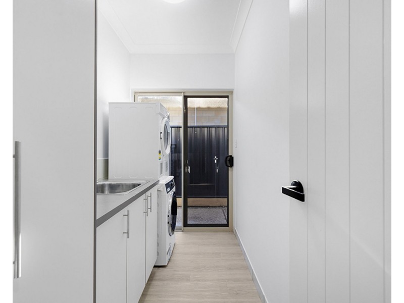 4 Francey Drive, Glenella QLD 4740