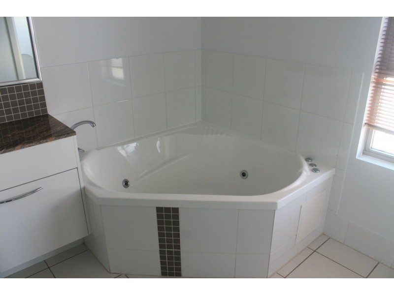 11/8 Breakwater Access Road, Mackay Harbour QLD 4740