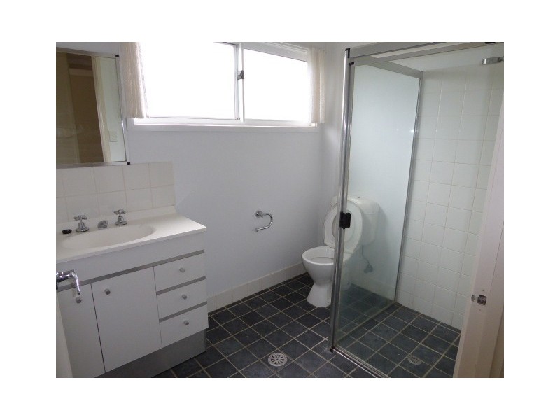 44 Wollondilly Avenue, Goulburn NSW 2580