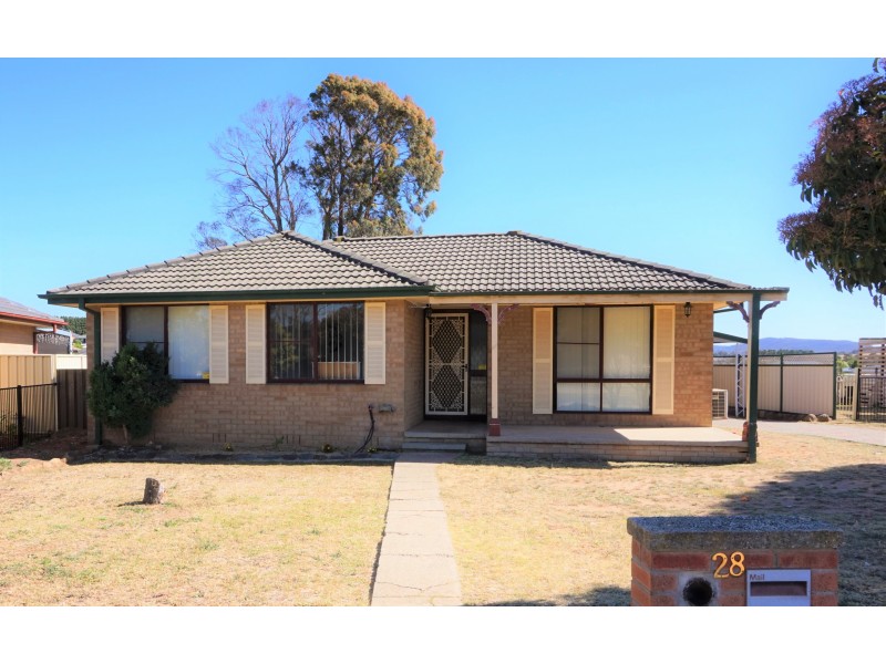 28 Gourock Avenue, Goulburn NSW 2580