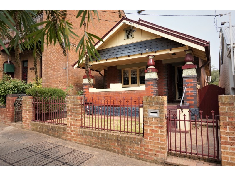 38 Auburn Street, Goulburn NSW 2580