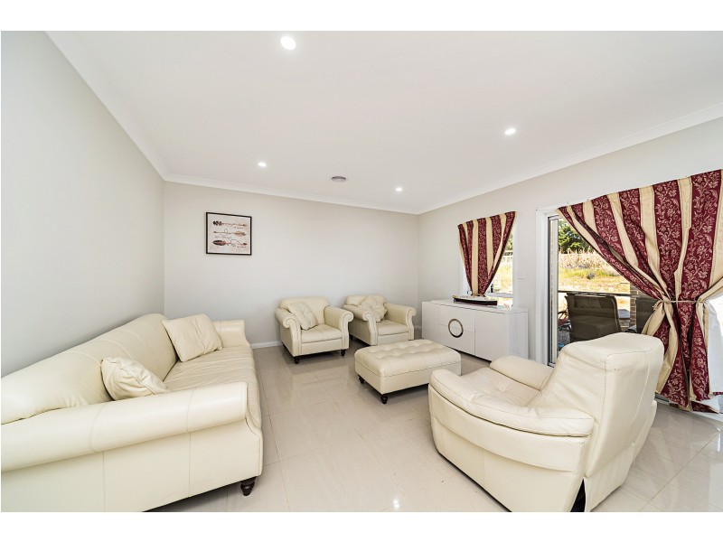 15 Cottonwood Ave, Goulburn NSW 2580